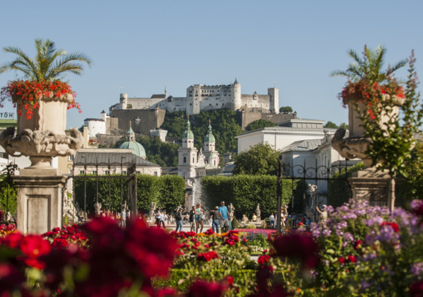     Vistas de Salzburgo desde los jardines de Mirabell 